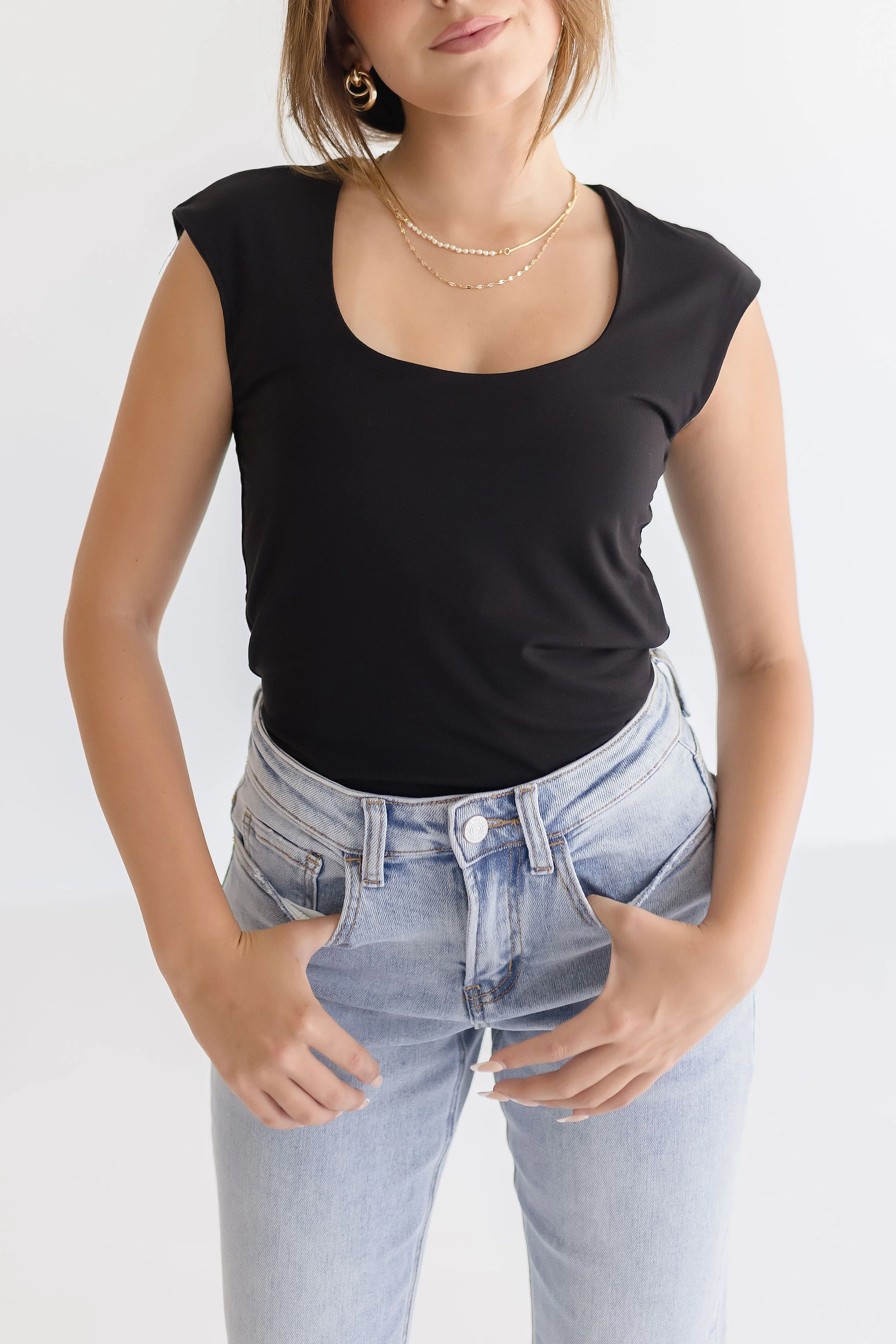 Abbi Cap Sleeve Scoop Neck Top Black
