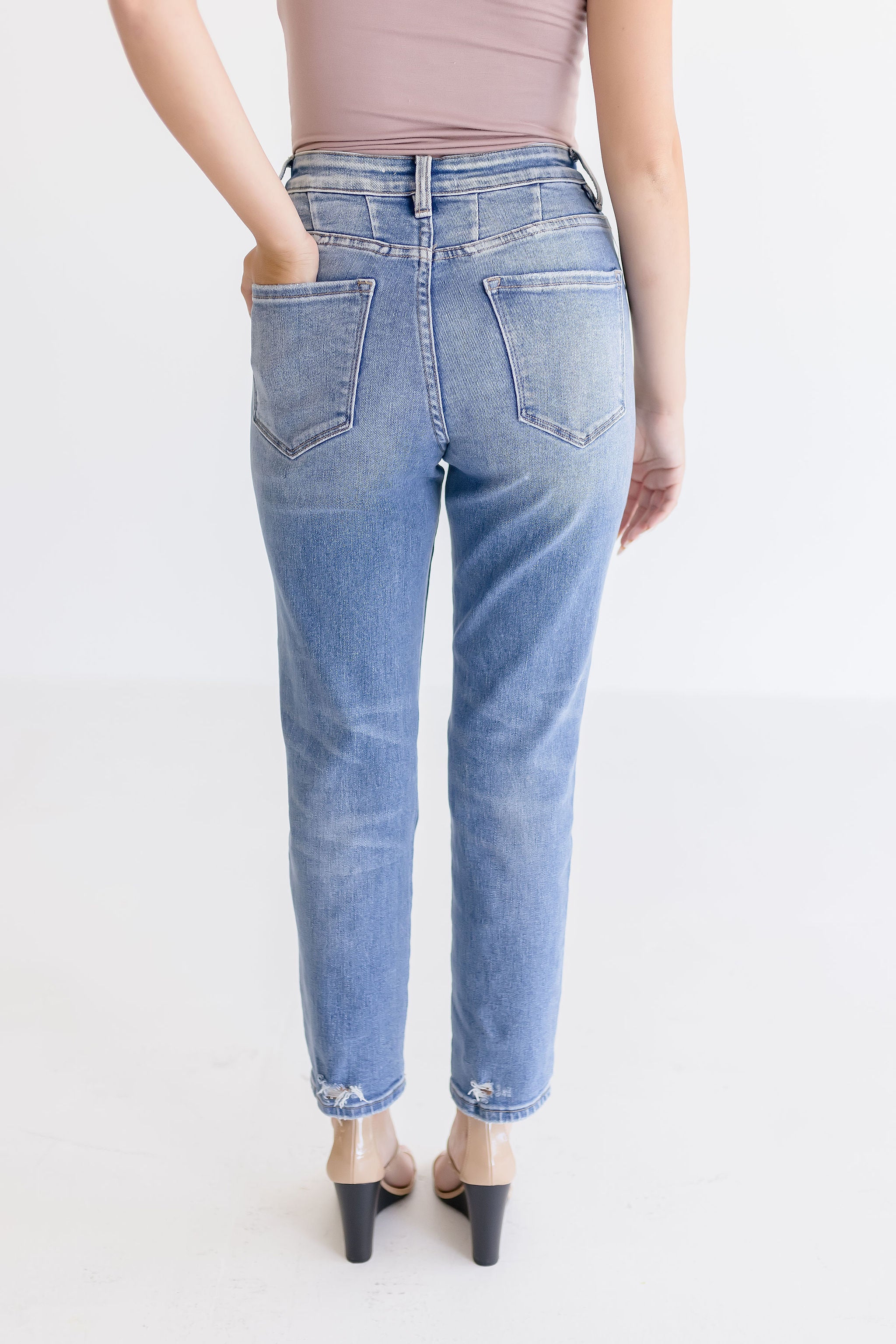 Jolie Distressed Cropped Mom Jeans Medium Wash