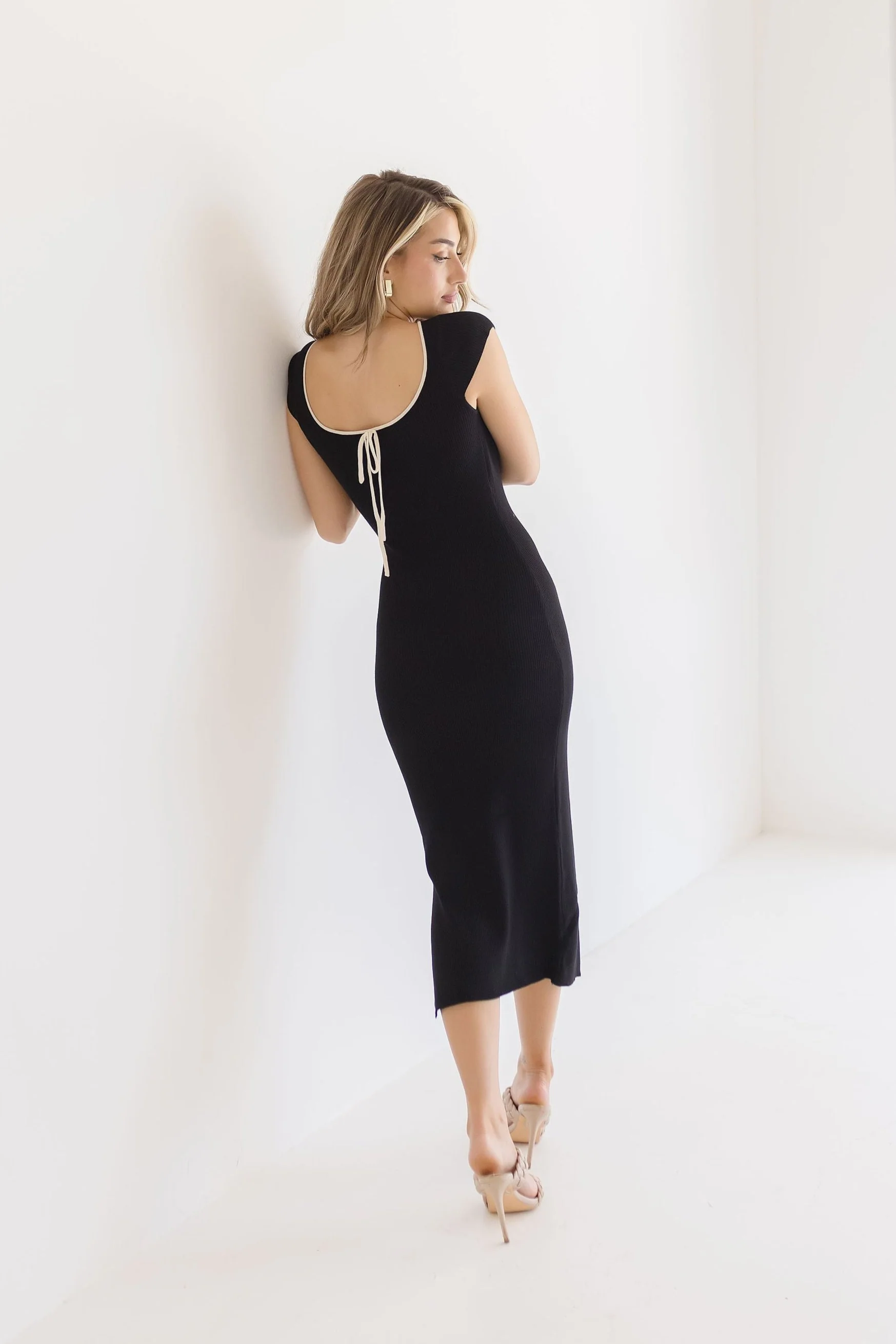 Dolly Short Sleeve Scooped Back Maxi Dress Black