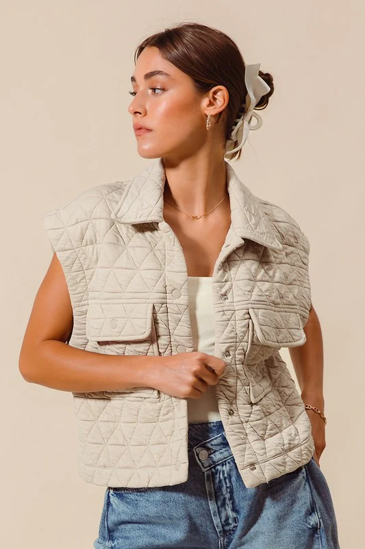 Waitlist 9/8 ♥ Janine Sleeveless Button Down Quilted Vest Nude