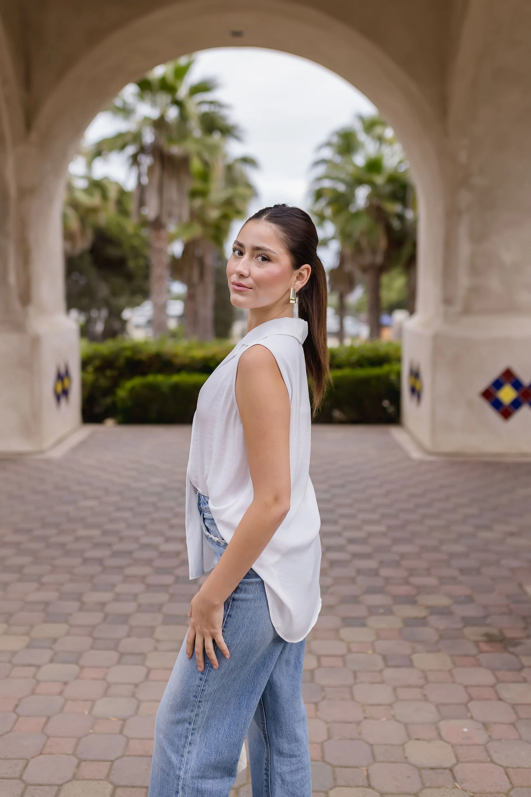 Janessa Sleeveless Button Down Top White