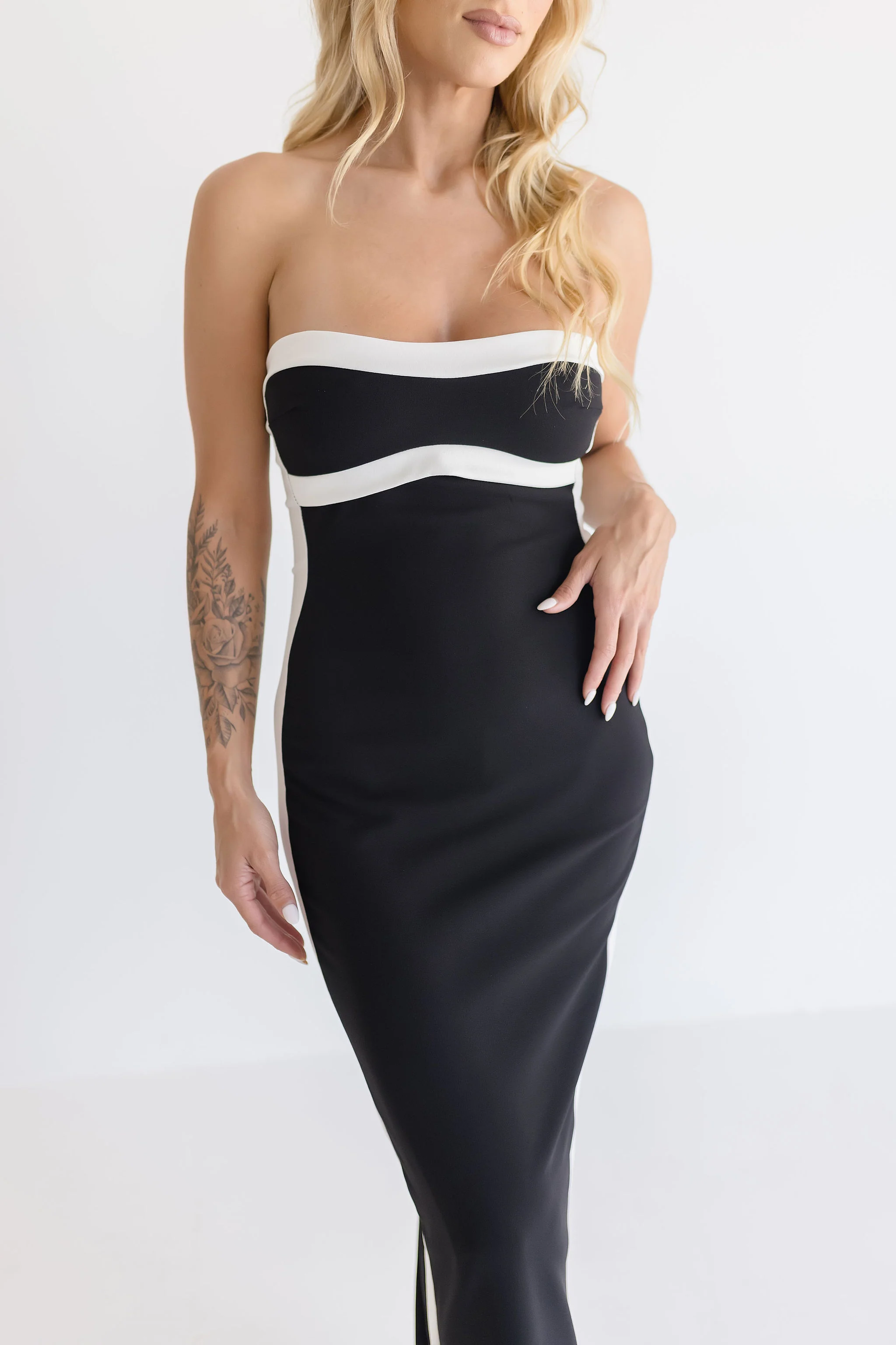 Courtney Sleeveless Bodycon Maxi Dress Black