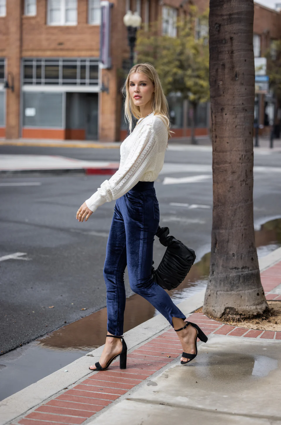 Dolphin Hem Velvet Jeggings