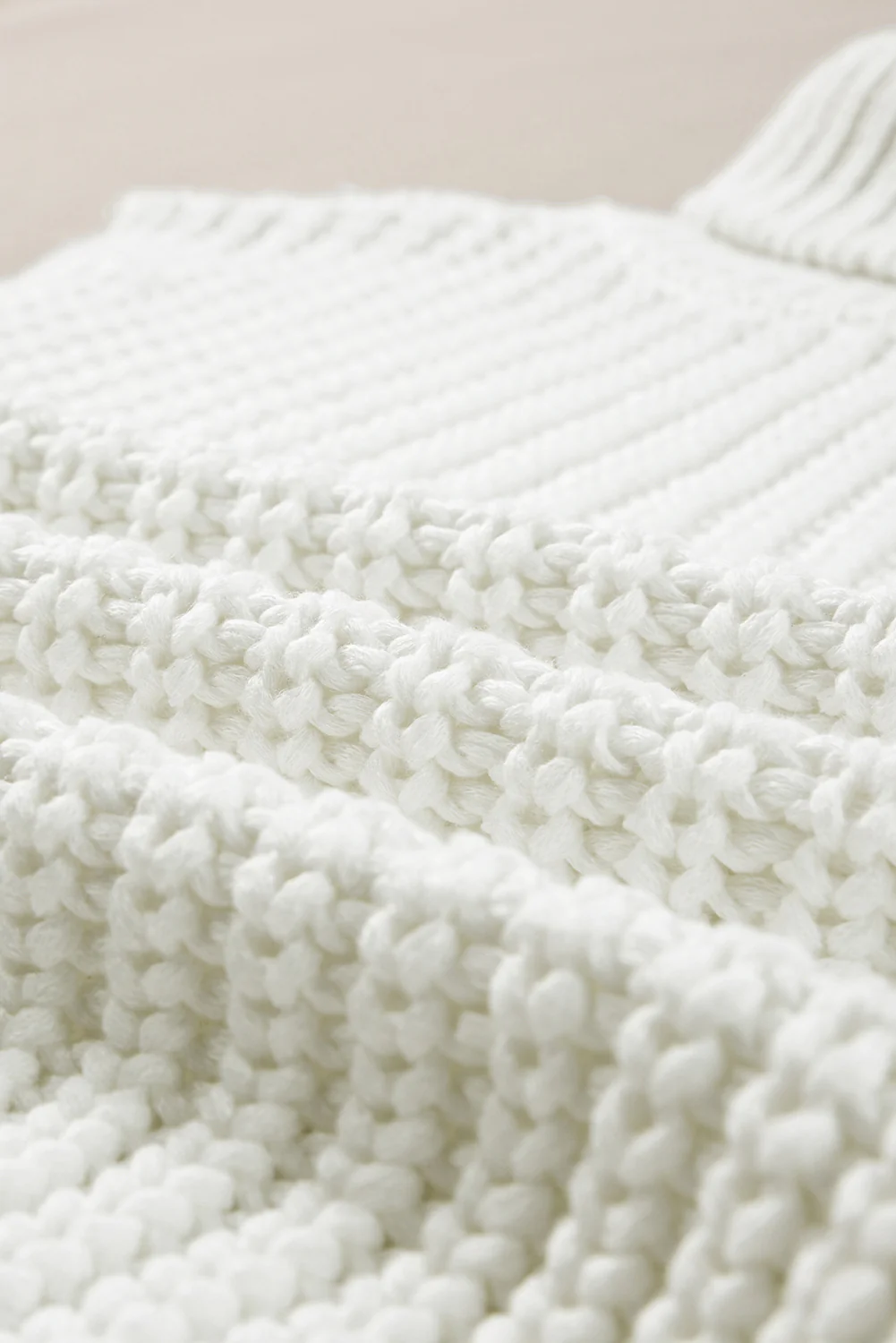 Turtleneck Knitted Slit Hem Sweater Vest