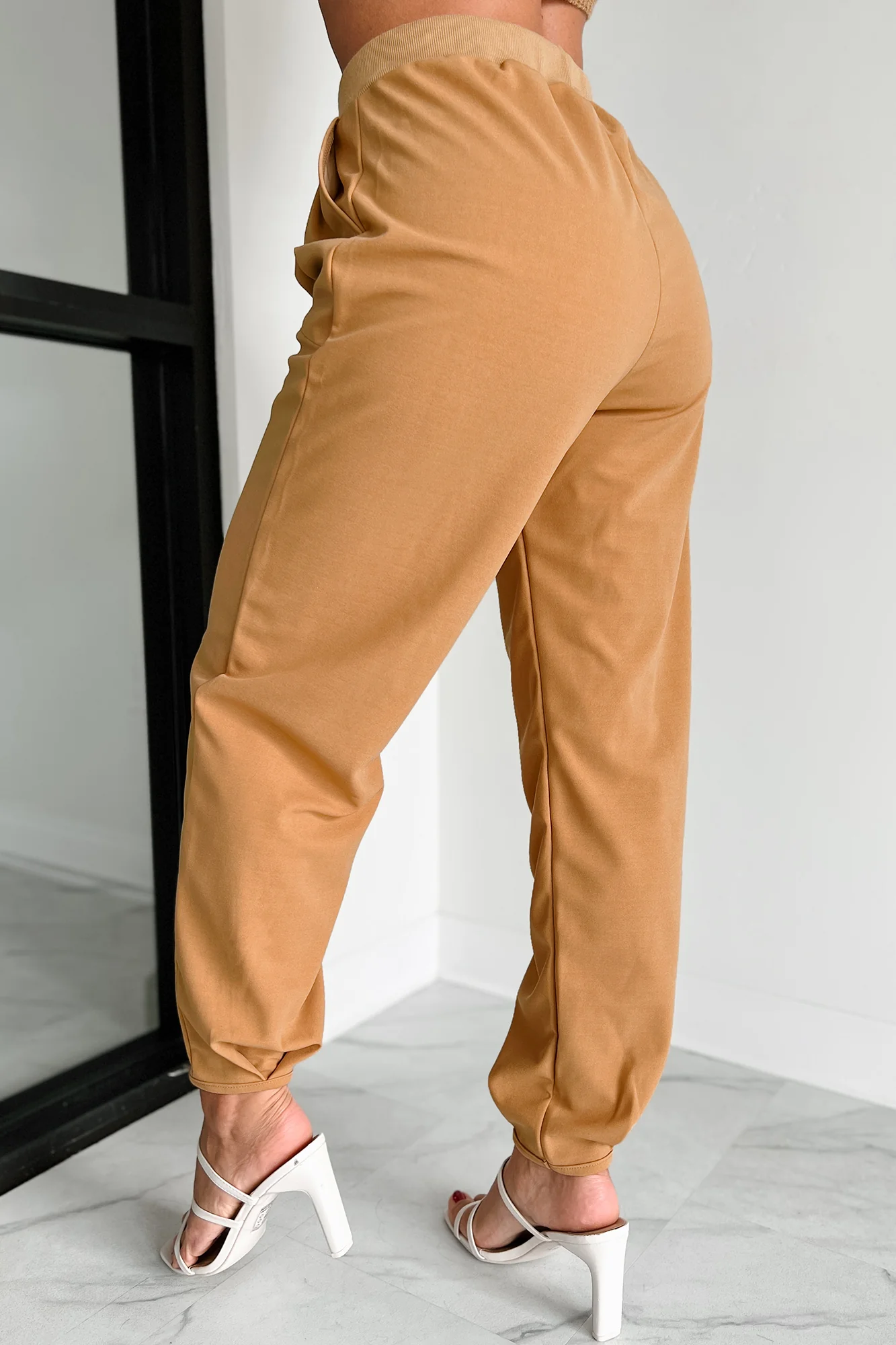 New Concepts Two-Piece Lounge Set (Brown)