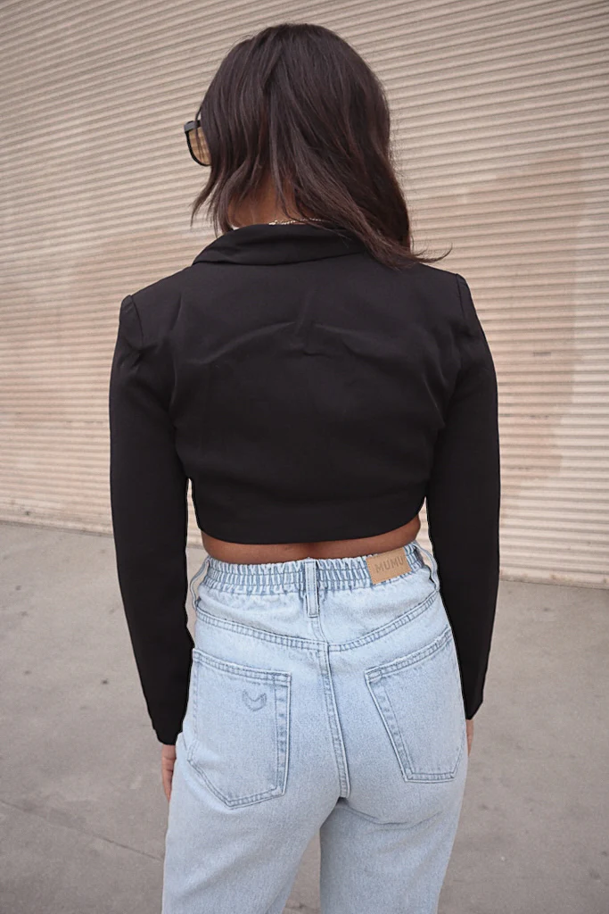 Chic Cropped Blazer Top
