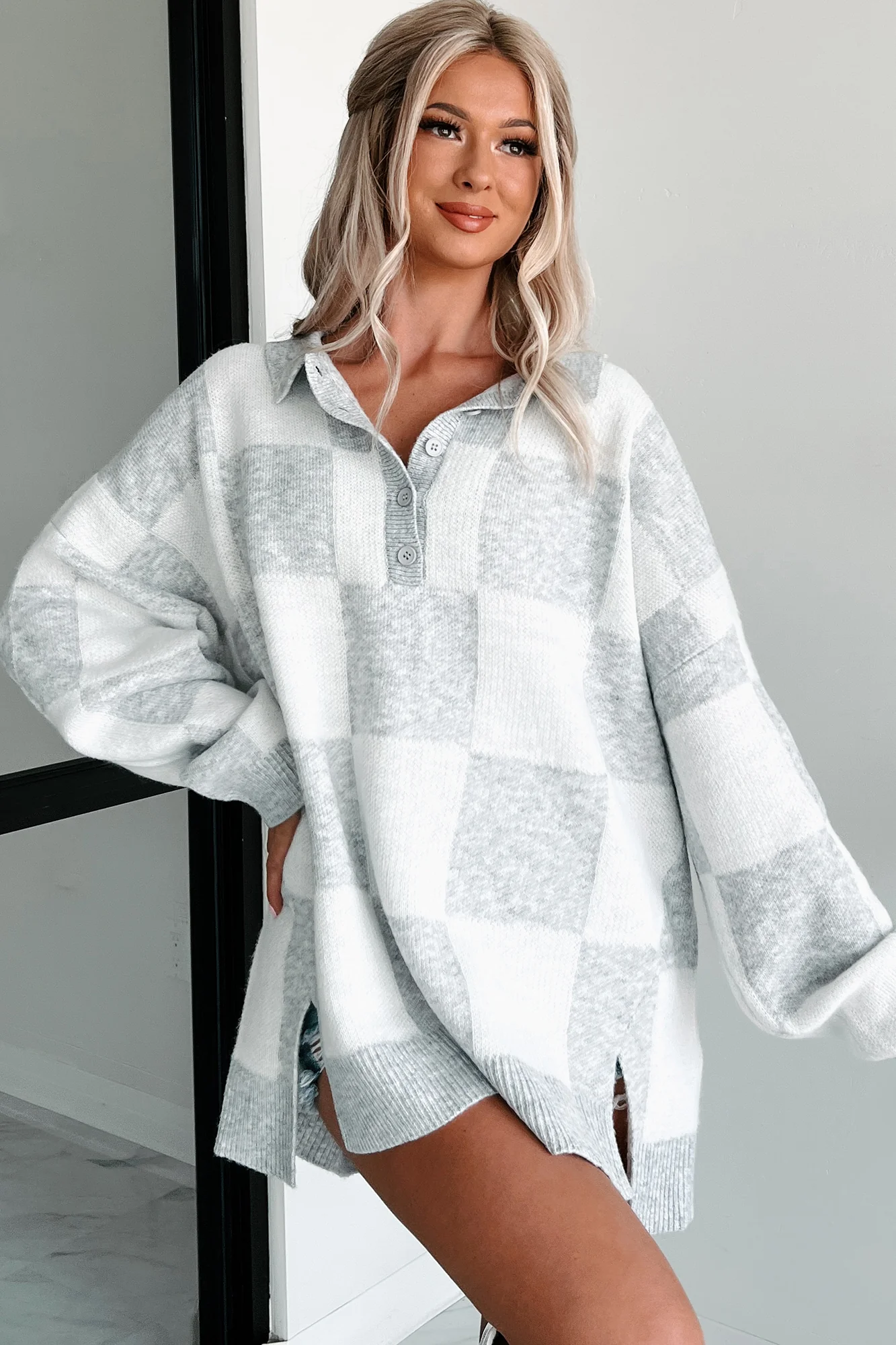 Casual Chats Oversized Checkered Sweater (Heather Grey/White)