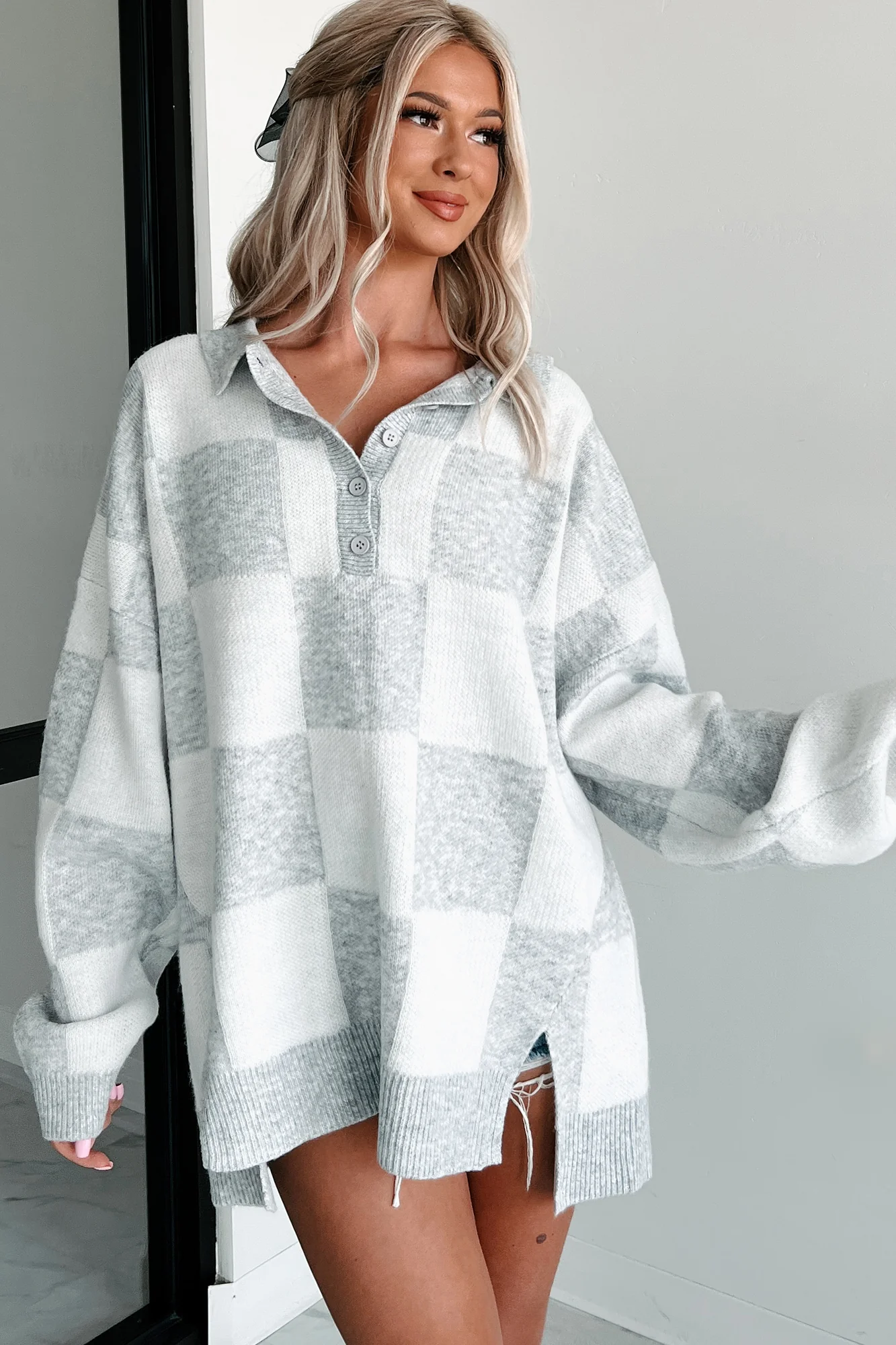 Casual Chats Oversized Checkered Sweater (Heather Grey/White)