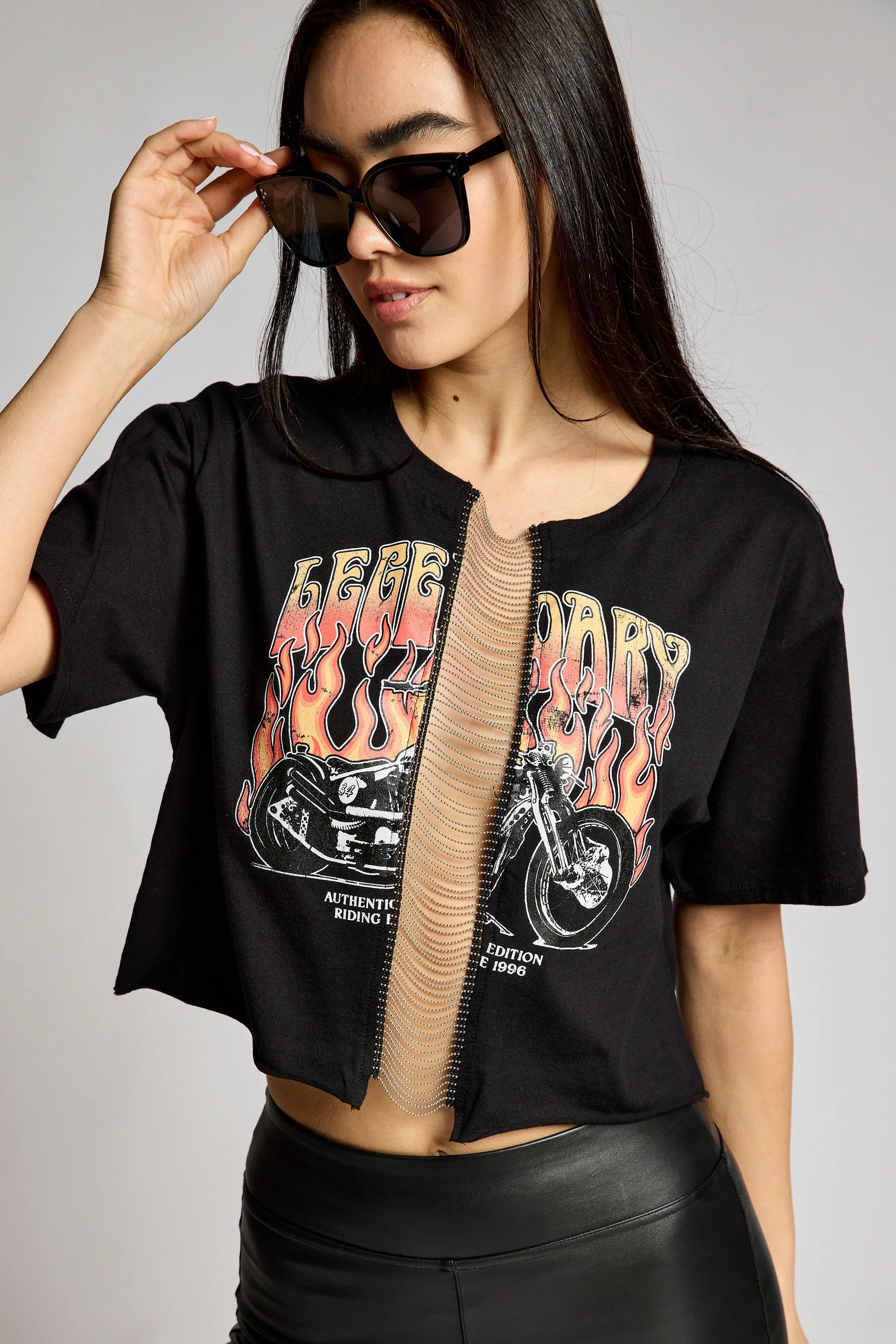 Legendary Chain Middle Crop