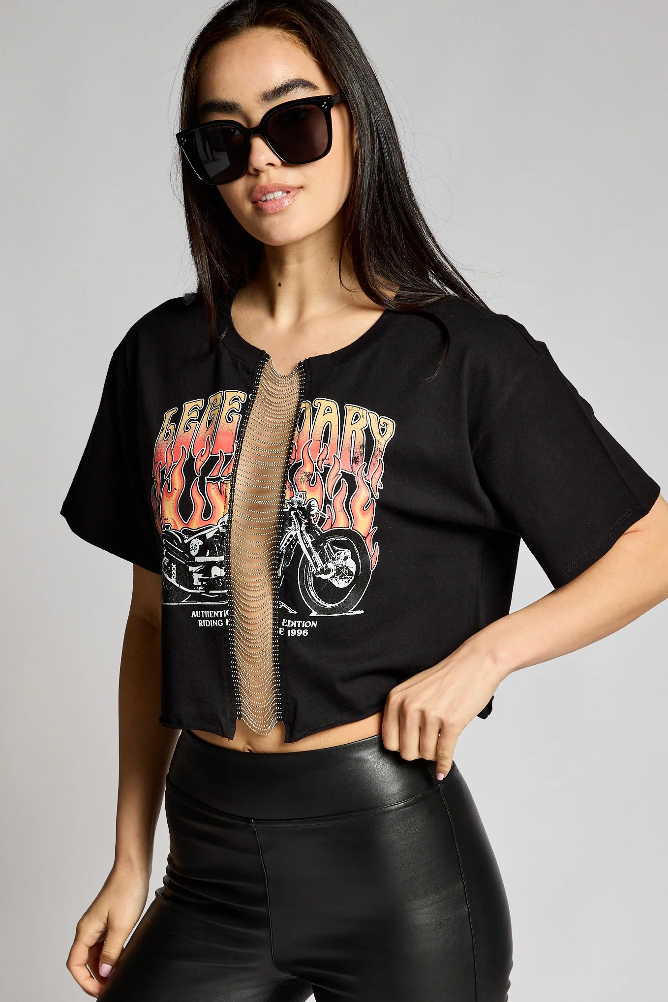 Legendary Chain Middle Crop