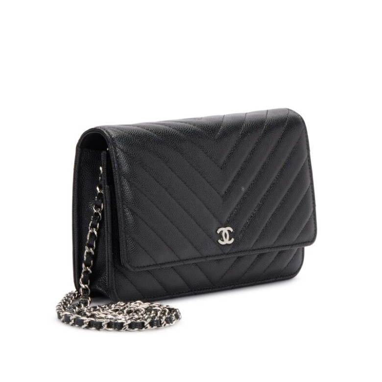 Black Caviar Chevron Wallet On Chain Silver Hardware