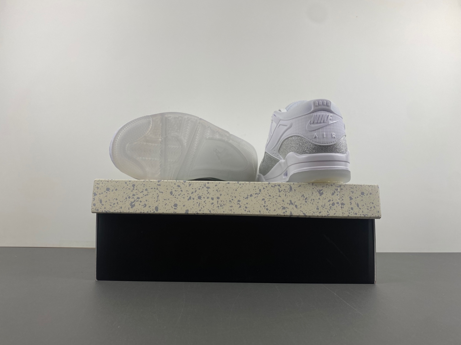 Jordan 4 RM white HQ3441-111