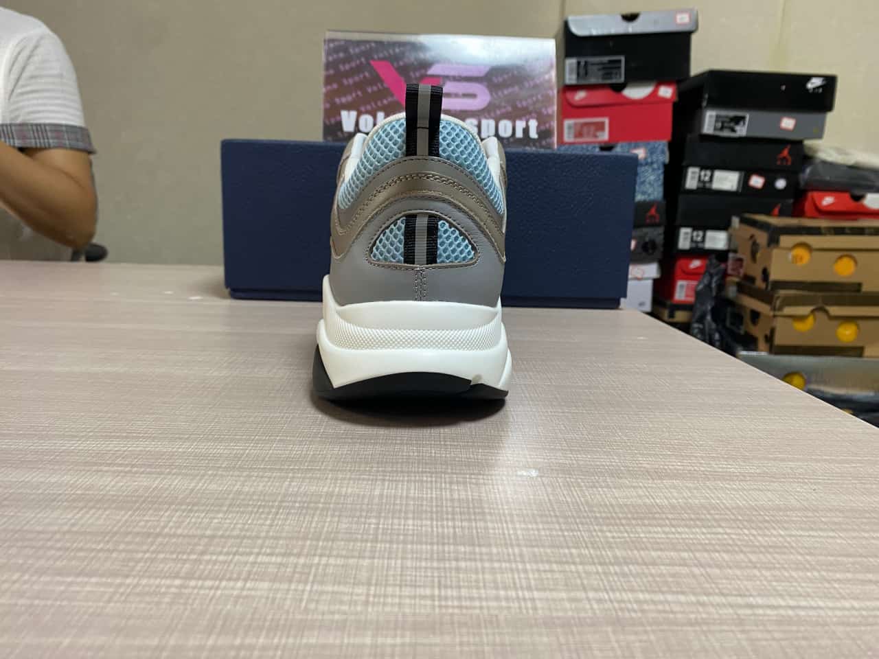 Dior B22 Grape cream white