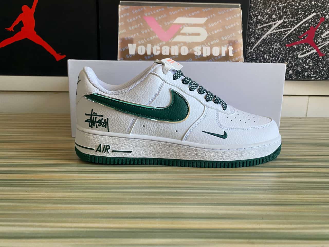 Air Force 1 Low White Dark Green AE1686-106