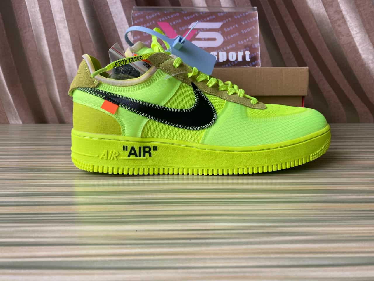 Nike Air Force 1 Low Off-White Volt AO4606-700