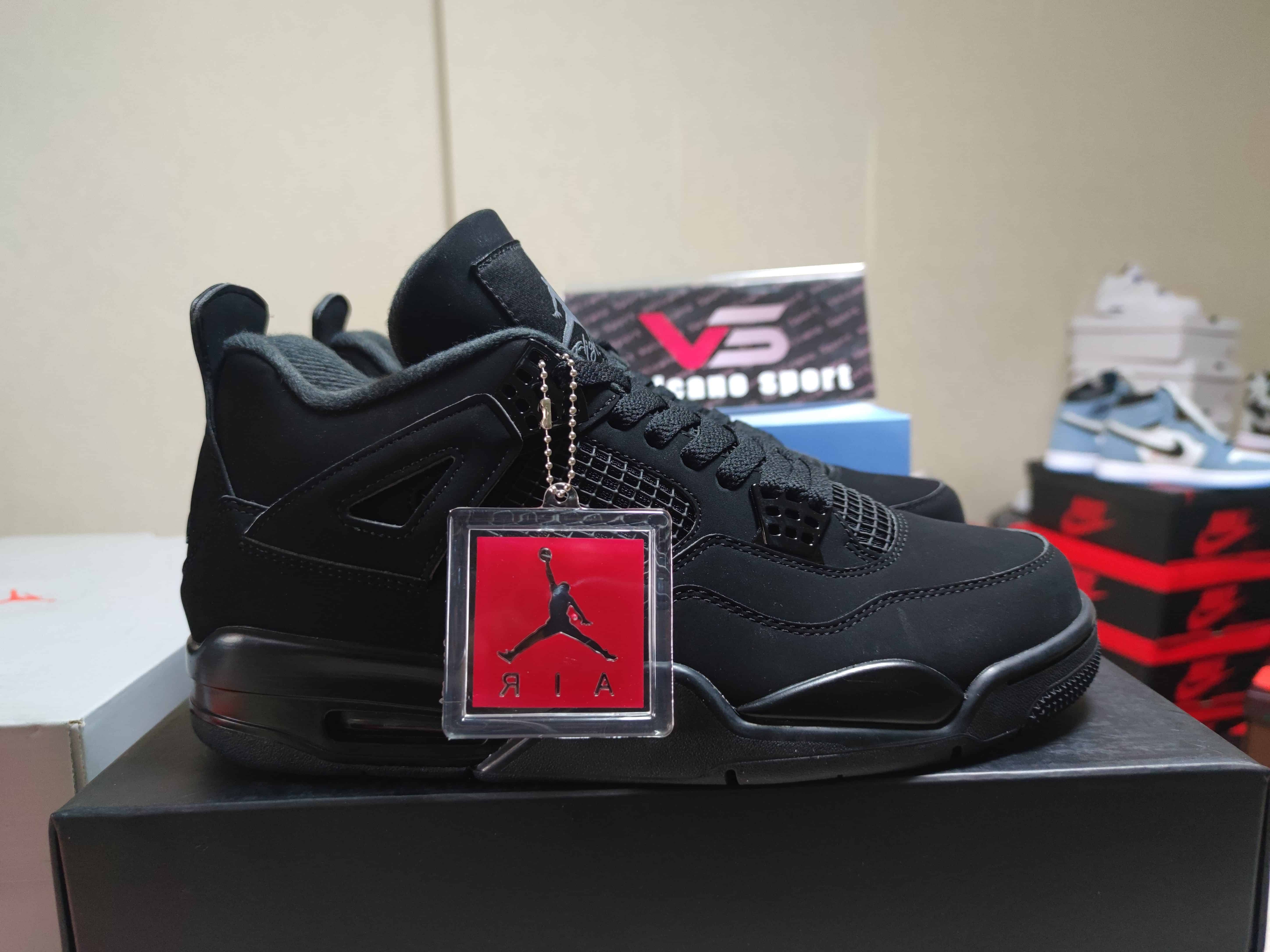 Jordan 4 “Black Cat” CU1110 010