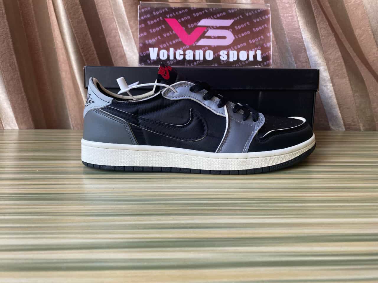 Jordan 1 Low OG EX Black Smoke Grey DV0982-006