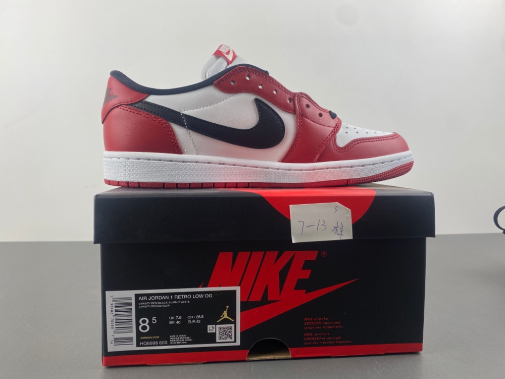 Air Jordan 1 Low OG “Chicago”