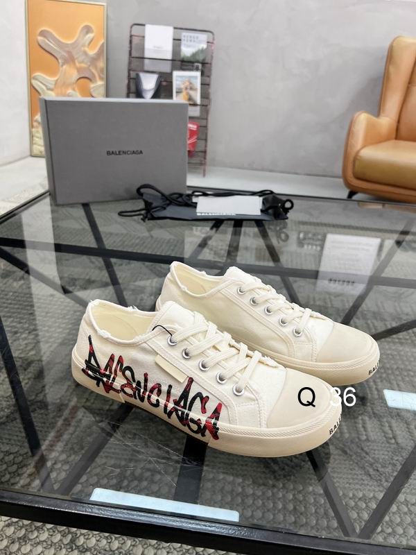 Balenciaga Paris Logo Printed Lace-Up Sneakers