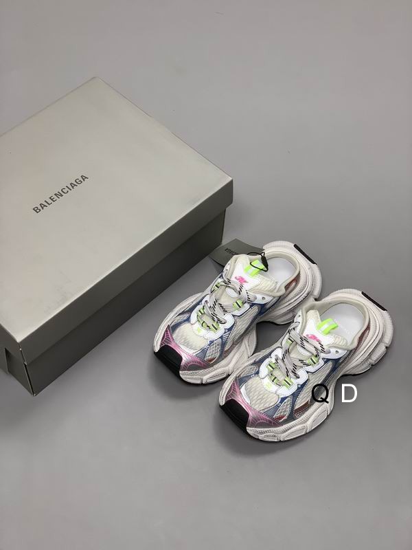 BALENCIAGA - 3XL panelled leather low-top trainers