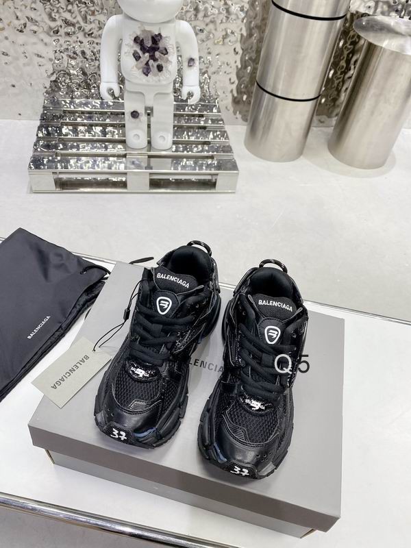 Balenciaga Runner Mesh And Faux Leather Trainers In Black