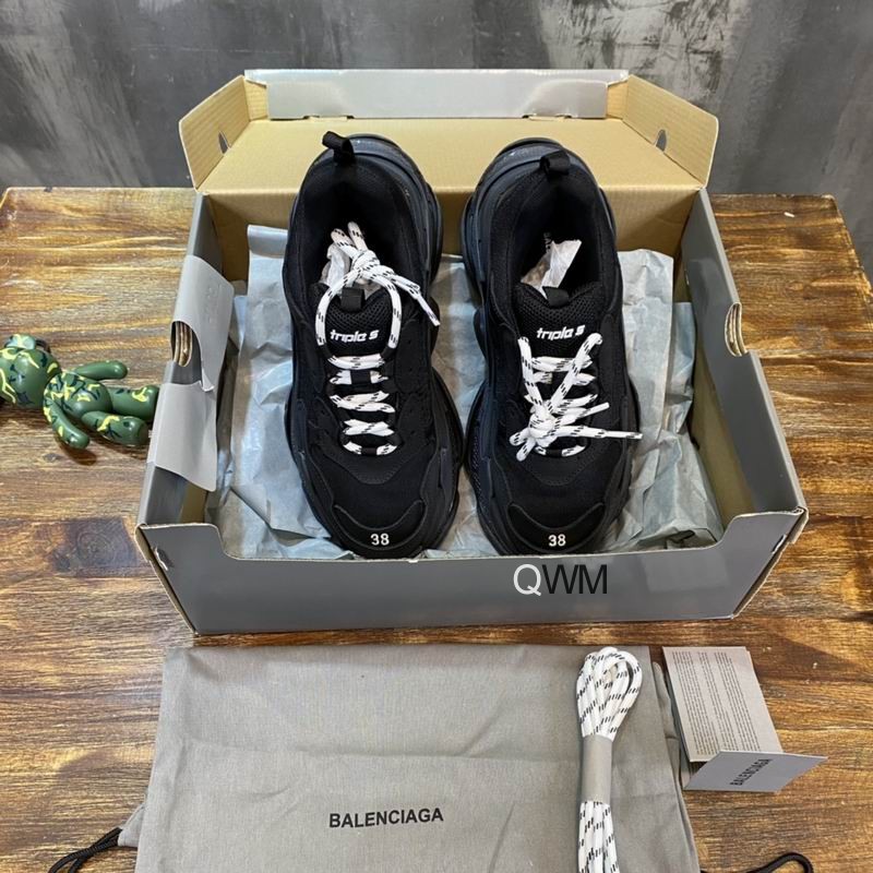 Balenciaga Triple S Black