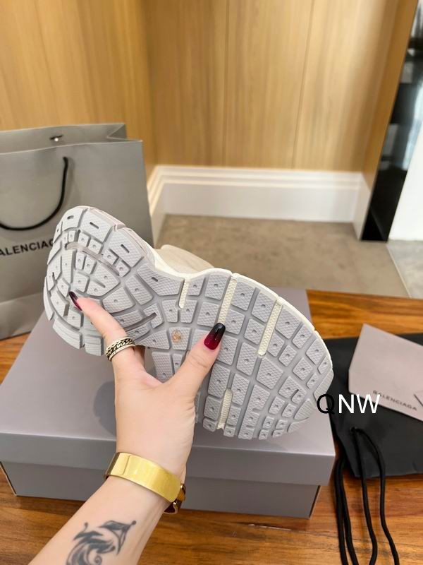 Balenciaga Speed Clear Sole Sand