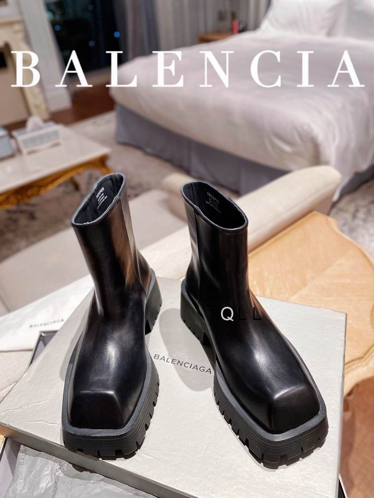 Balenciaga Men's Trooper Boot In Black