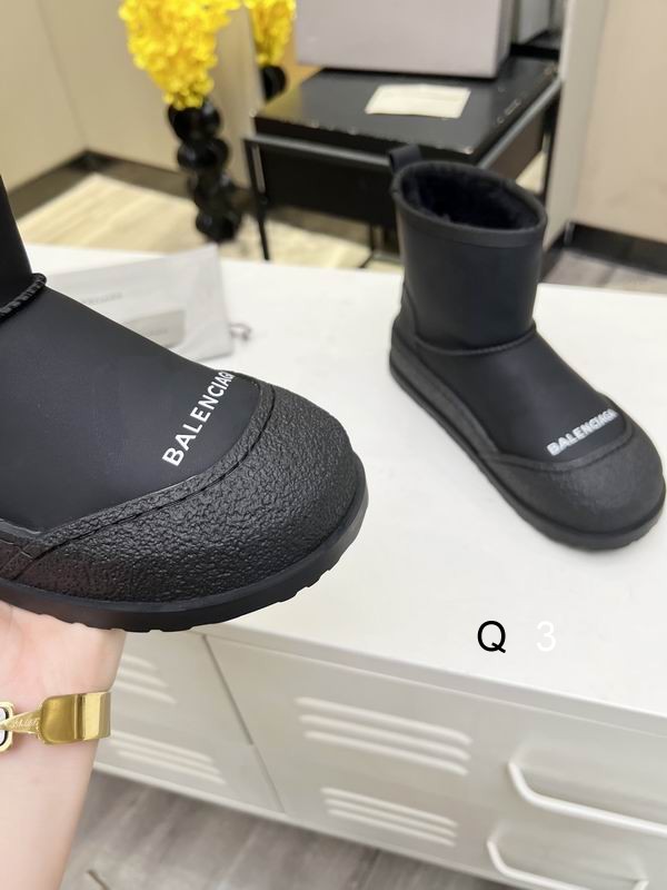 Balenciaga Black flat snow boots