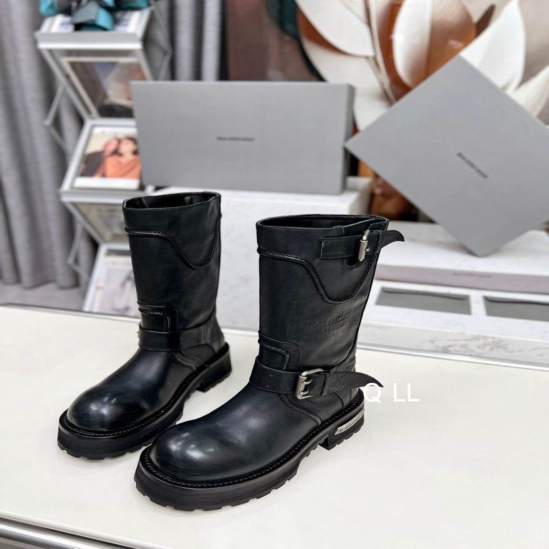 Balenciaga Venom Boot in black calfskin