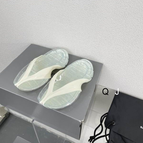 Balenciaga Air cushion flip flops white