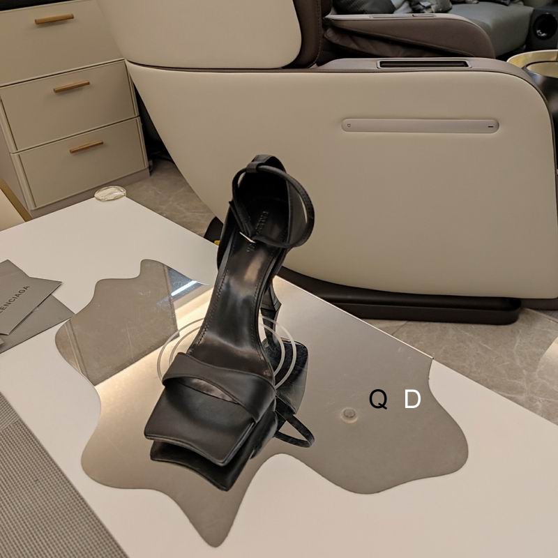 Balenciaga Void Sandals Black