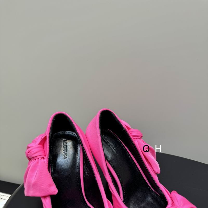 Balenciaga Knife Knot Bow-Detail Pumps in Pink