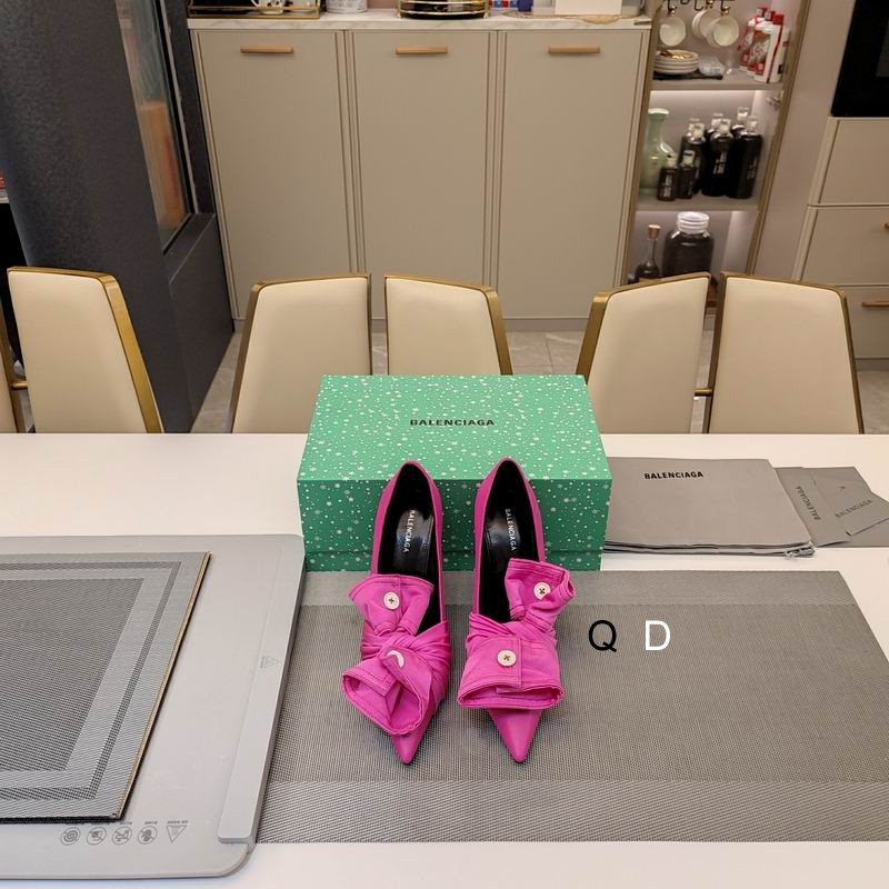 Balenciaga Printed Bow Accents Pumps Pink
