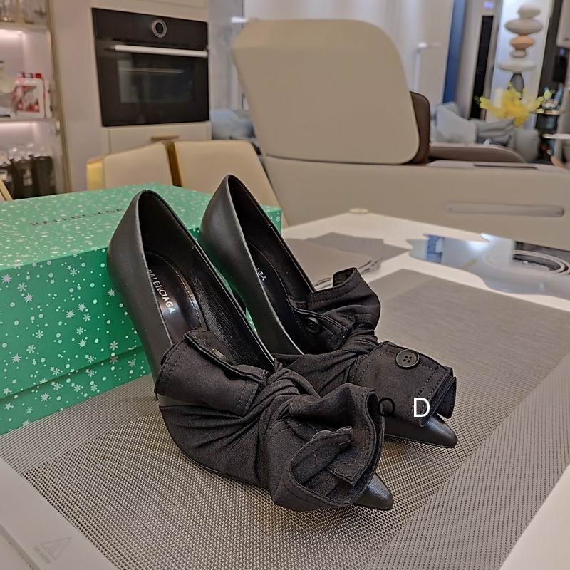 Balenciaga Printed Bow Accents Pumps Black
