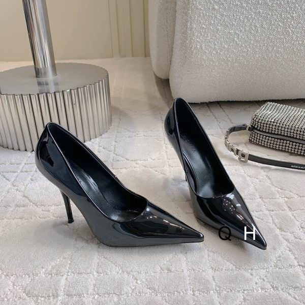 Balenciaga Black patent leather decollete