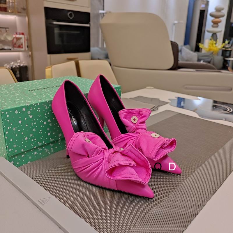 Balenciaga Printed Bow Accents Pumps Pink