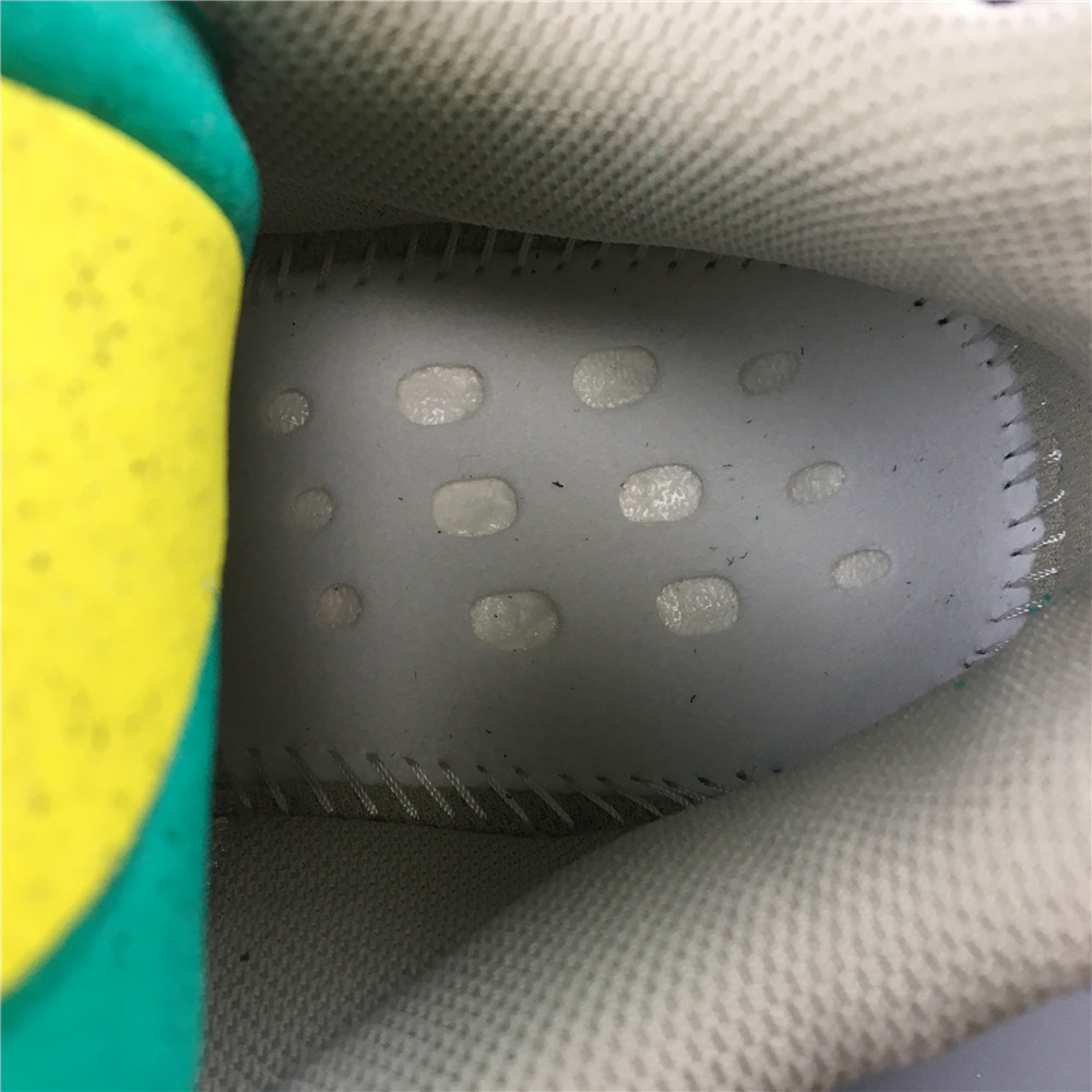 adidas Yeezy Boost 700 V2Tephra