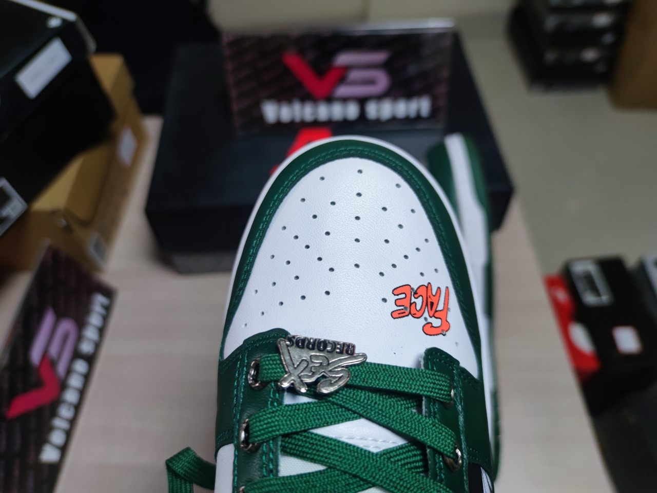 Dunk low retro DD1391 101