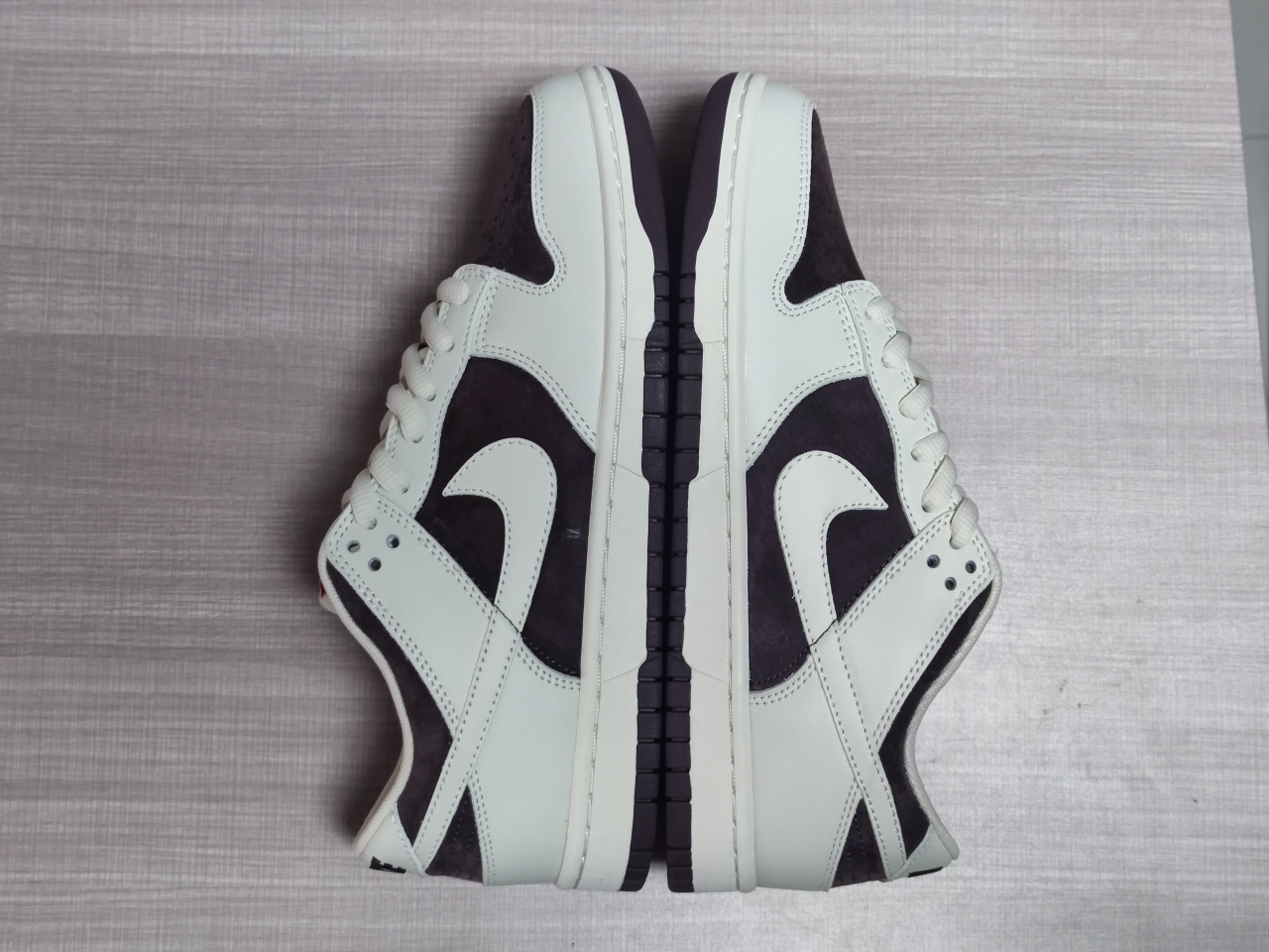 Dunk Low Beige Chocolate DN0068 226