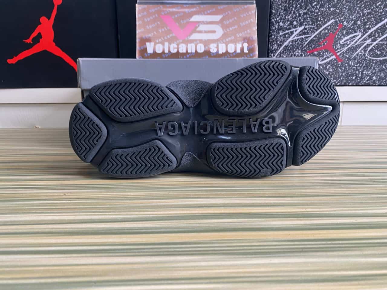 Bale*ciaga Triple S Black