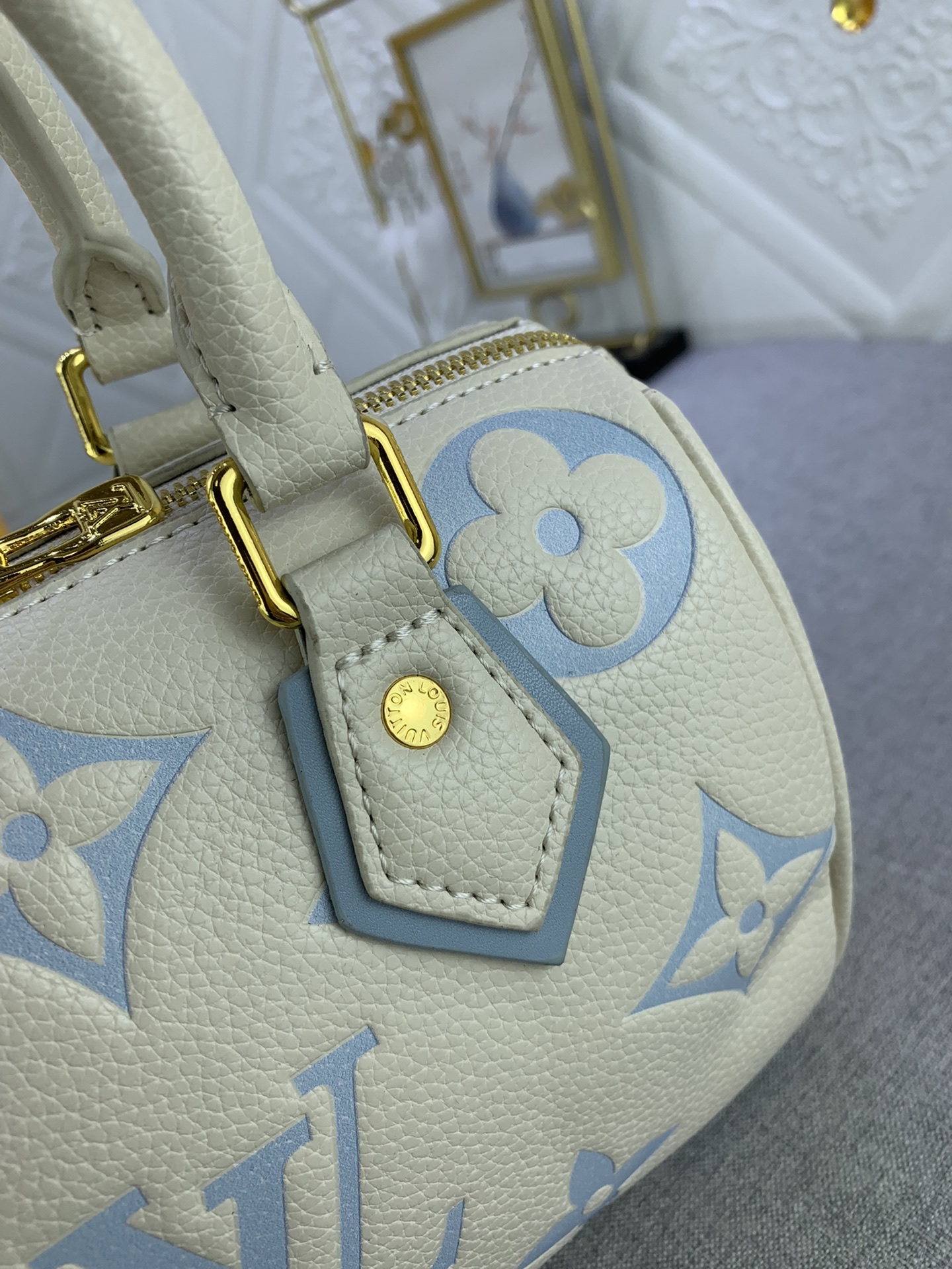 Louis Vuitton Speedy Bandoulière 20 M58953 20.5 x 13.5 x 12.0 cm