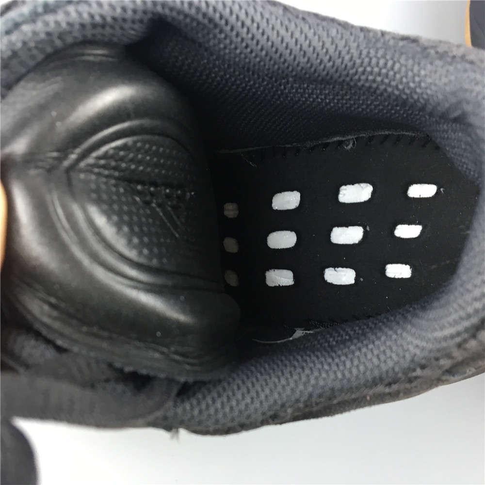 adidas Yeezy Boost 700Utility Black