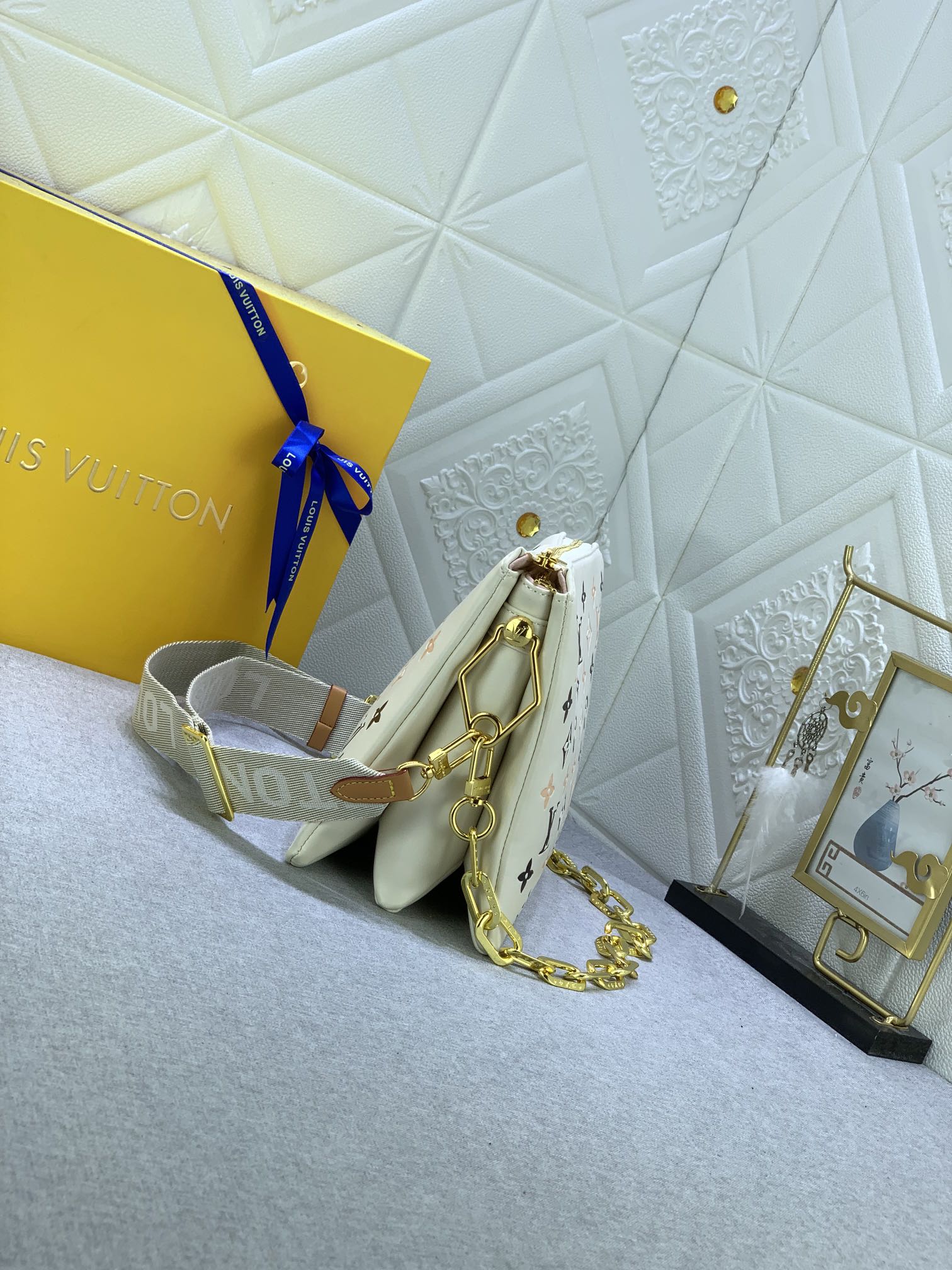 Louis Vuitton  Mini Soft Trunk M22398 (6) 18.5 x 13.0 x 8.0cm