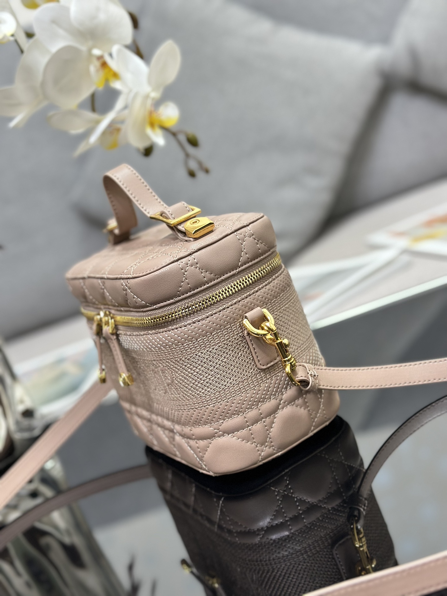 Dior Travel S5488 (3) 18.5  x 13 x 10.5 cm