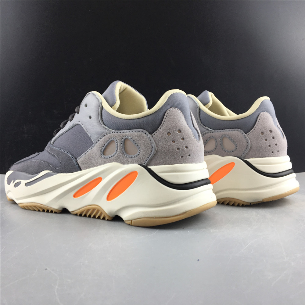 adidas Yeezy Boost 700Magnet