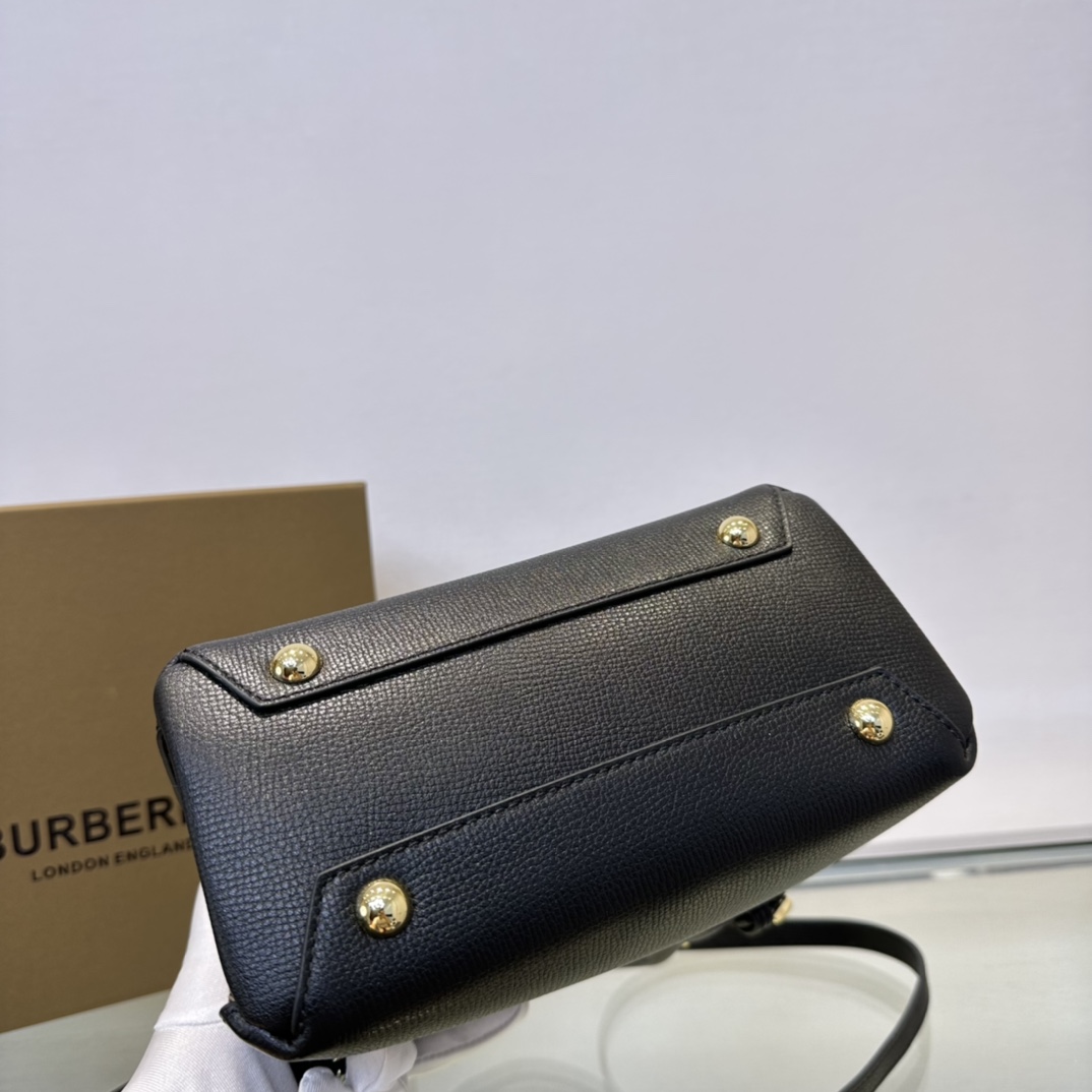 Burberry The Banner 7121 (5) 22 x 12 x 17cm