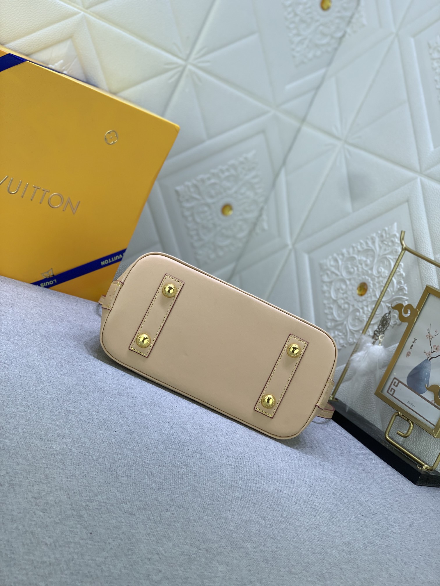 Louis Vuitton Alma BB M53152 23.5x17.5x11.5cm