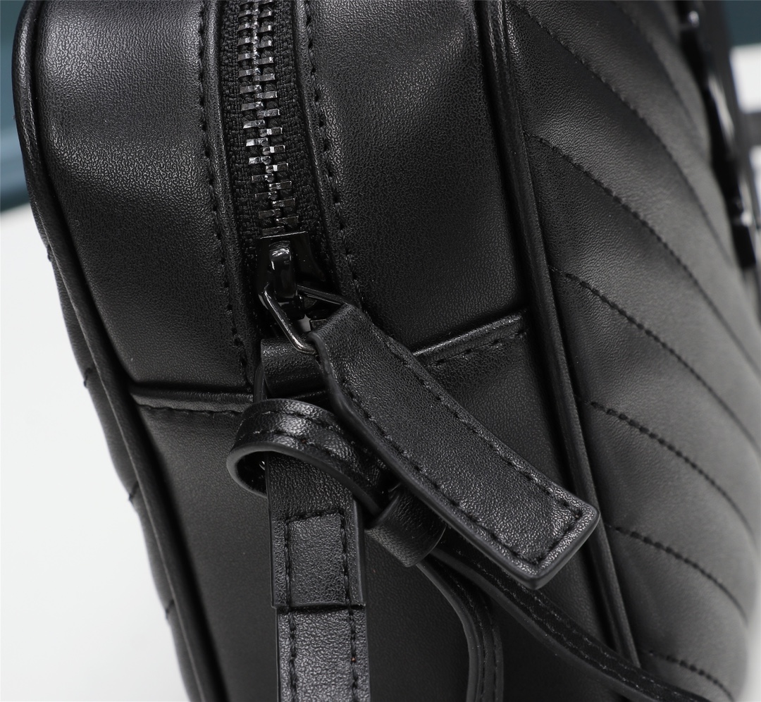 YSL Saint Laurent F57700-1 (3) 23x16x6cm