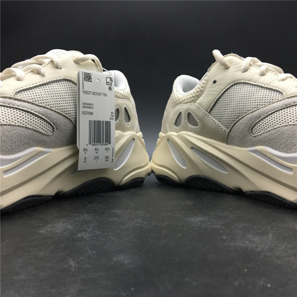 adidas Yeezy Boost 700Analog